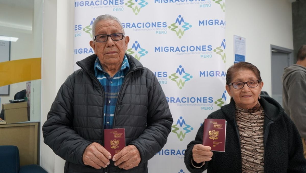 Adultos mayores de 70 años ahora pueden tramitar su pasaporte electrónico sin cita en todas las sedes. Foto: Migraciones.