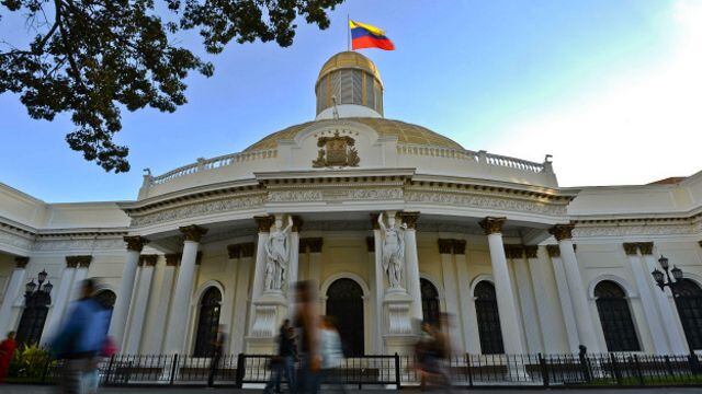 Venezuela: Chavismo retomará control del Parlamento que Guaidó se niega a ceder 