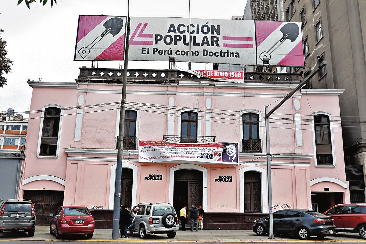 La bancada de la lampa advirtió que si Eduardo Salhuana no atiende sus pedidos, presentarán una moción de censura en su contra. FOTOS JUAN PONCE VALENZUELA
