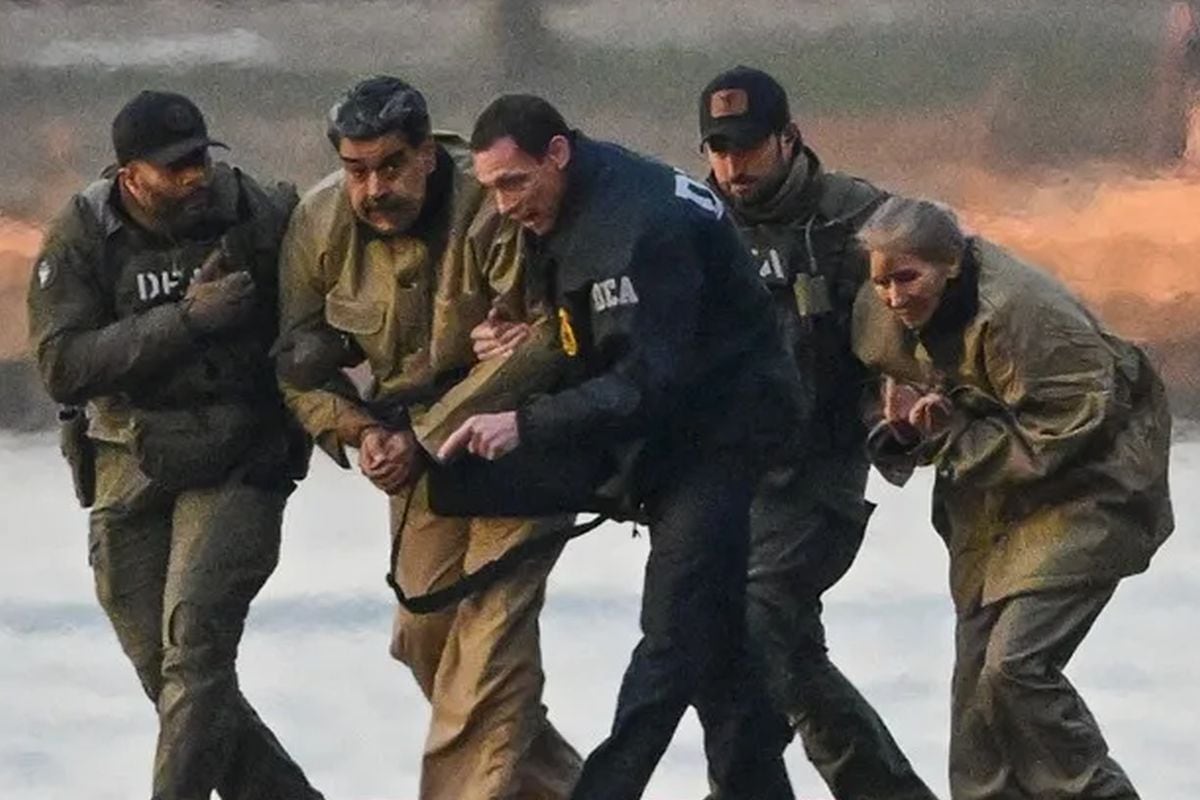 El presidente de Venezuela, Nicolás Maduro y su esposa, Cilia Flores, son traslados al tribunal federal en Nueva York el pasado lunes. | Crédito: EFE/ Stringer