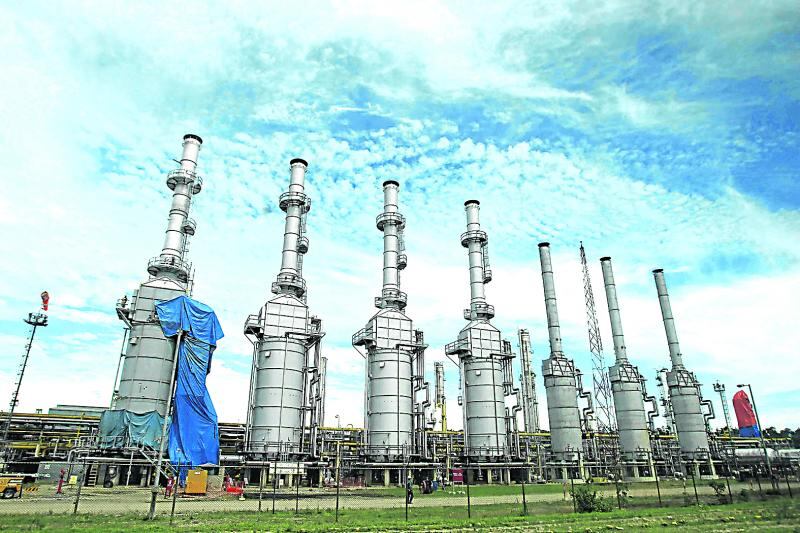 Ministro Mucho ve viable desarrollar la industria petroquímica al sur de Ica.