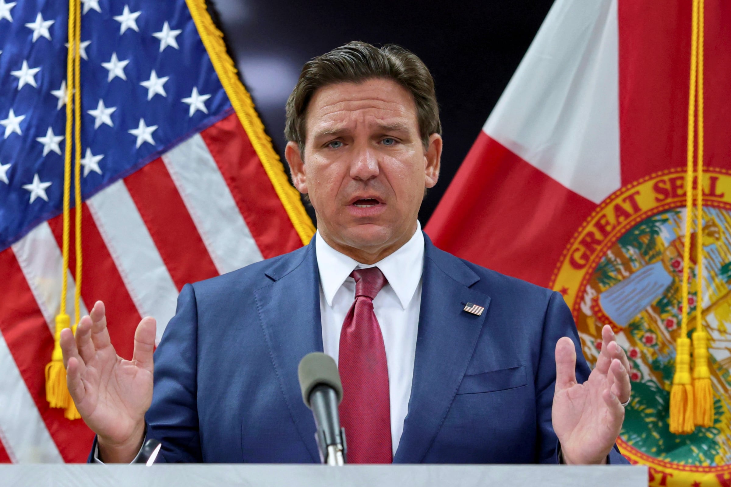 Ron DeSantis firmó la ley y entrará en vigor desde julio (Foto: AFP)