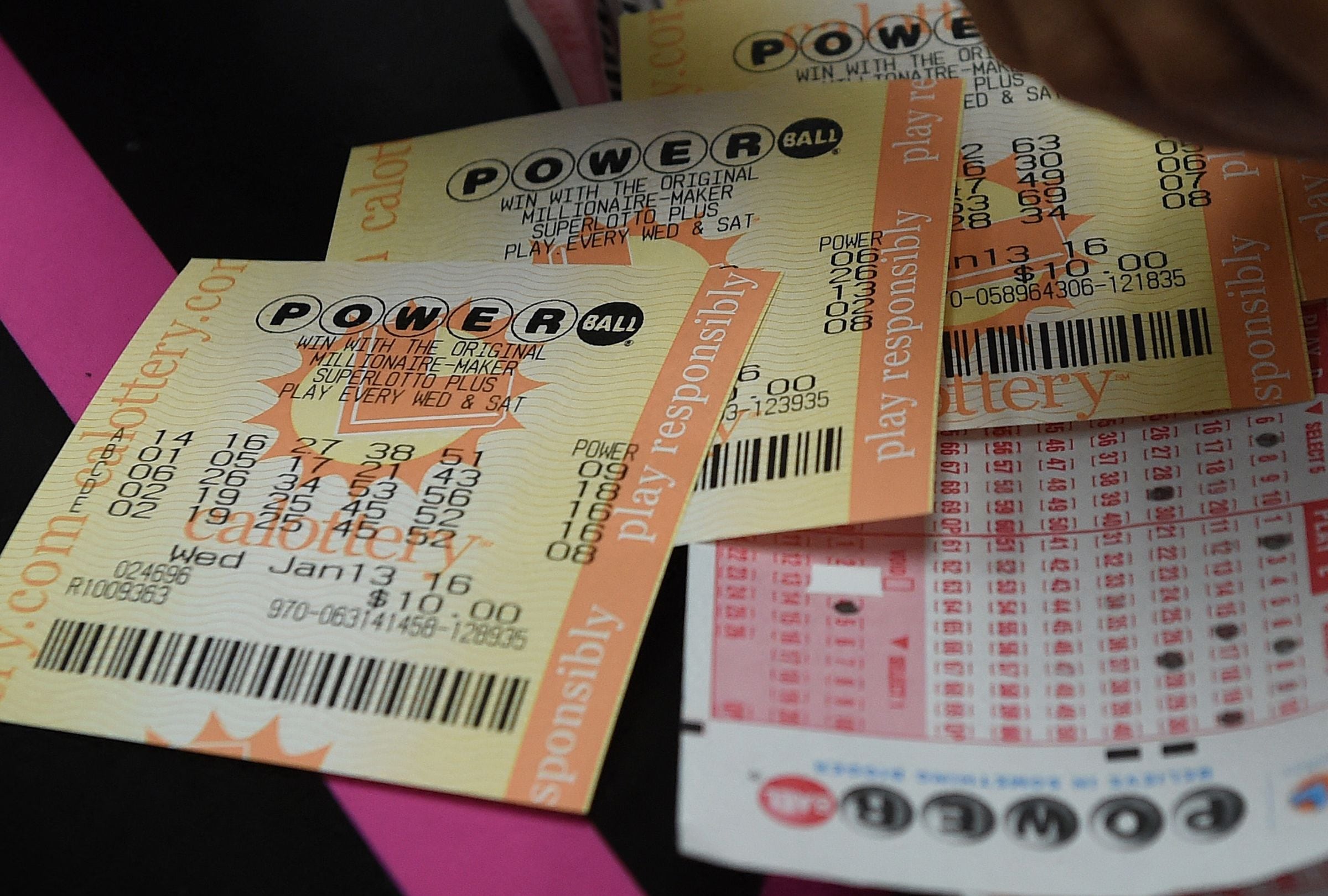 Revisa esta nota para conocer los números ganadores del Powerball en el sorteo del 30/03/2026 y averiguar si el premio mayor ya tiene dueño. (Foto: MARK RALSTON / AFP)