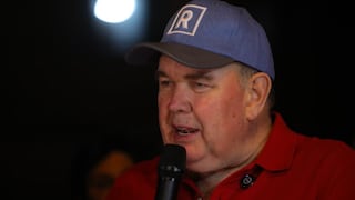 Rafael López Aliaga se disculpa con Samuel Dyer por sus expresiones