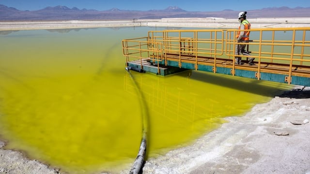 Caída del precio del litio no afecta interés de inversionistas, dice chilena Enami