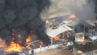 Lurín: incendio consume fábrica de insumos químicos en el kilómetro 40 de la Panamericana Sur