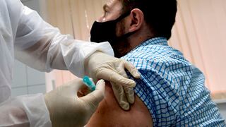 COVID-19: Mazzetti proyecta vacunar a 24 millones de adultos con la primera dosis antes de las elecciones 