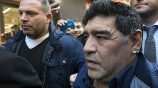 Enfurecido Maradona denuncia mafia tras reunión interrumpida en AFA