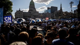 Recortes de Milei golpean su popularidad entre universitarios argentinos