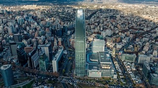 Podcast: Dos eventos golpean con fuerza el sector empresarial en Chile