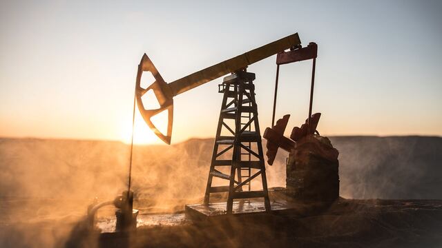 El petróleo en leve baja pese a tensiones en el mar Negro