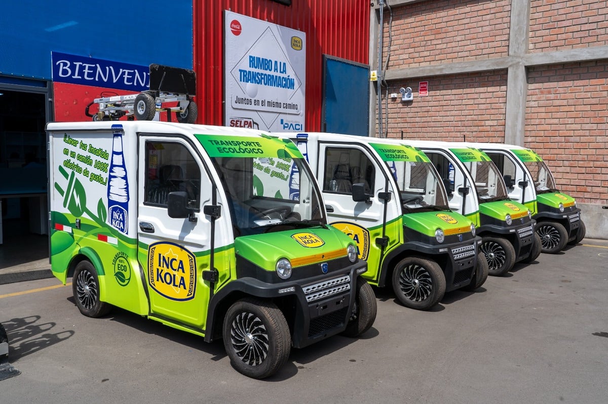 Camiones eléctricos de Arca Continental ya circulan en Santiago de Surco.