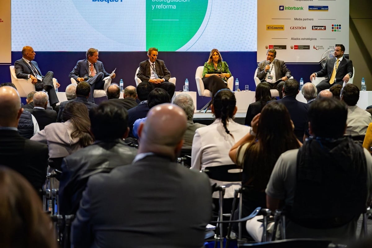 Los expositores coincidieron en que el crecimiento del comercio exterior exige una cadena logística más eficiente y articulada. (Foto: SNI)