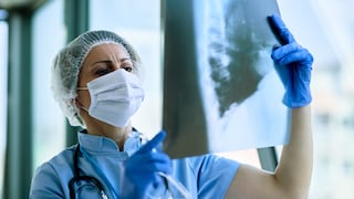 Variante BA.2.86 de la covid puede ser más problemática en el pulmón