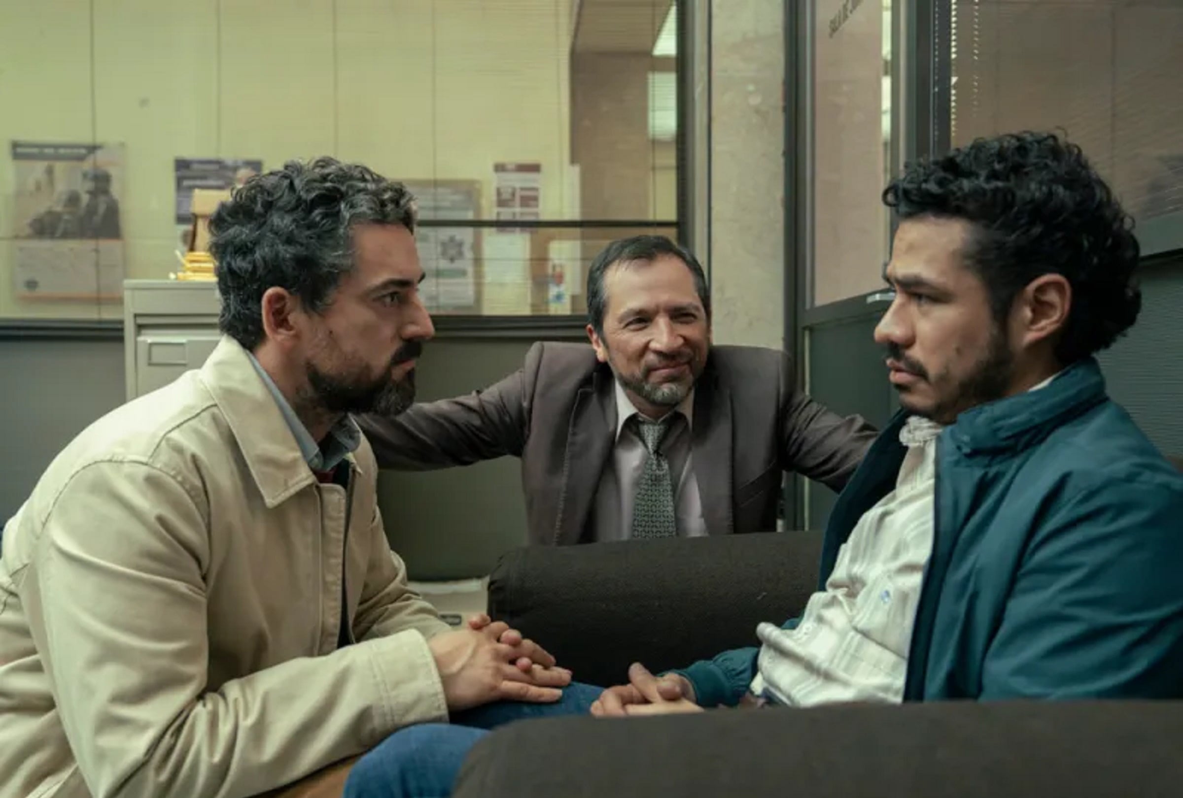 Memo Villegas y Luis Gerardo Méndez son los protagonistas de la película mexicana "La hora de los valientes", dirigida por Ariel Winograd (Foto: Netflix)