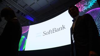 SoftBank deja de fingir que no es un fondo