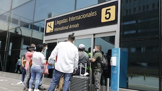 Falla en sistema de migraciones: Latam anuncia reprogramación o devolución para pasajeros afectados
