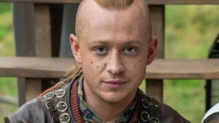 “En memoria de nuestro amigo y colega John Fadden”: el homenaje de “Outlander” en el episodio 07x09