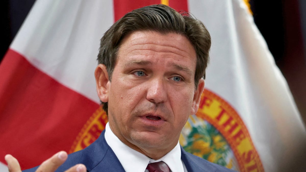 Ron DeSantis firmó nueva ley en Florida: estas personas tendrán que actualizar su licencia de conducir