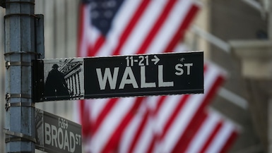 Traders At The NYSE As S&P Futures Rise As EU-US Deal Eases Trade Fears