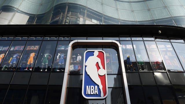 Fallece leyenda del básquet que fue inspiración del logo de la NBA