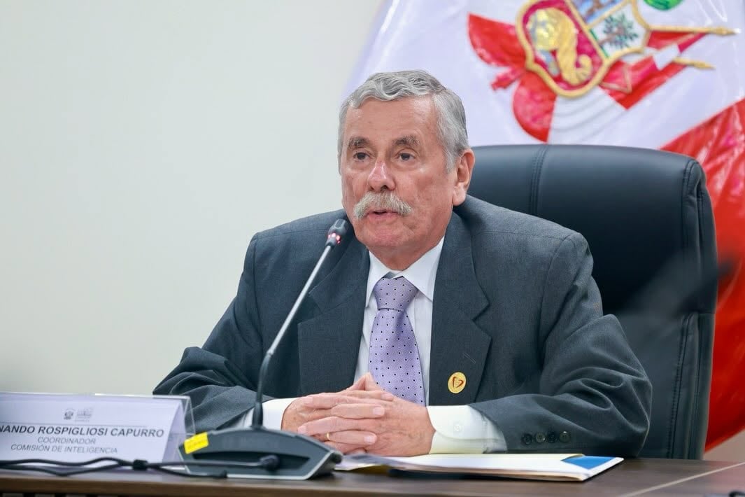La Municipalidad de Lima plantea incorporar personal con experiencia en seguridad privada armada, Fuerzas Armadas o Policía. Fernando Rospigliosi cuestionó la iniciativa y advirtió que podría convertirse en un cuerpo paralelo a la PNP. Foto: Facebook Fernando Rospigliosi