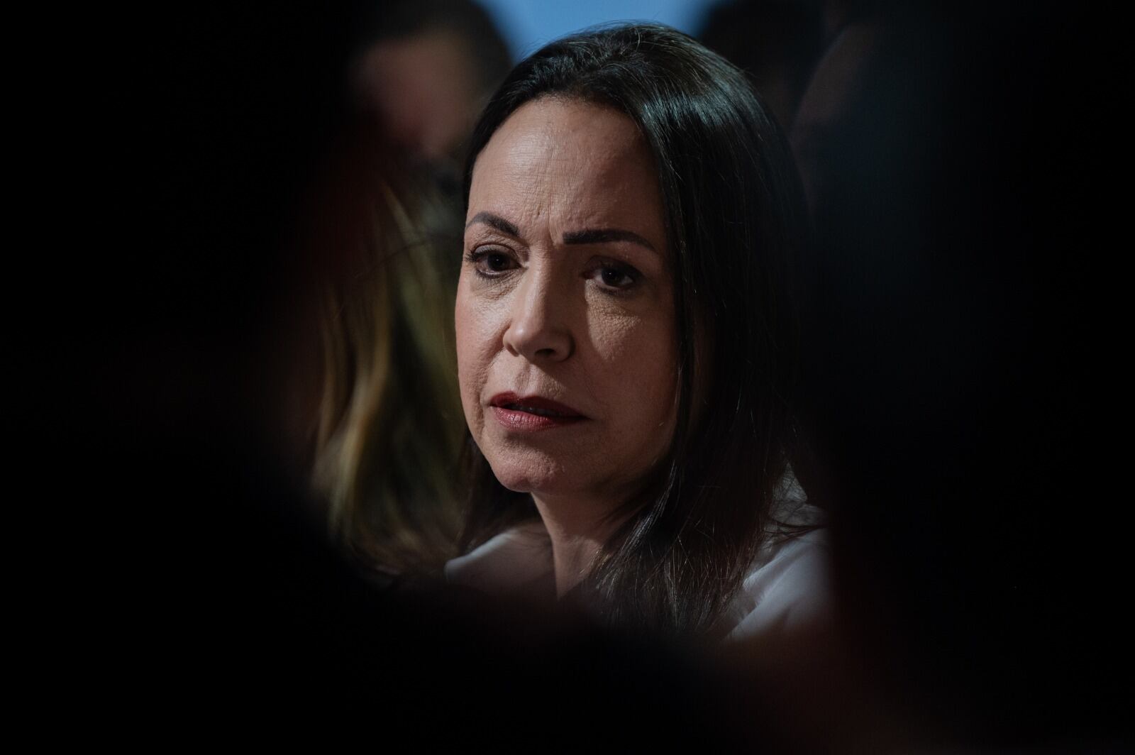 Venezuela da marcha atrás a salvoconducto de asesores de Machado