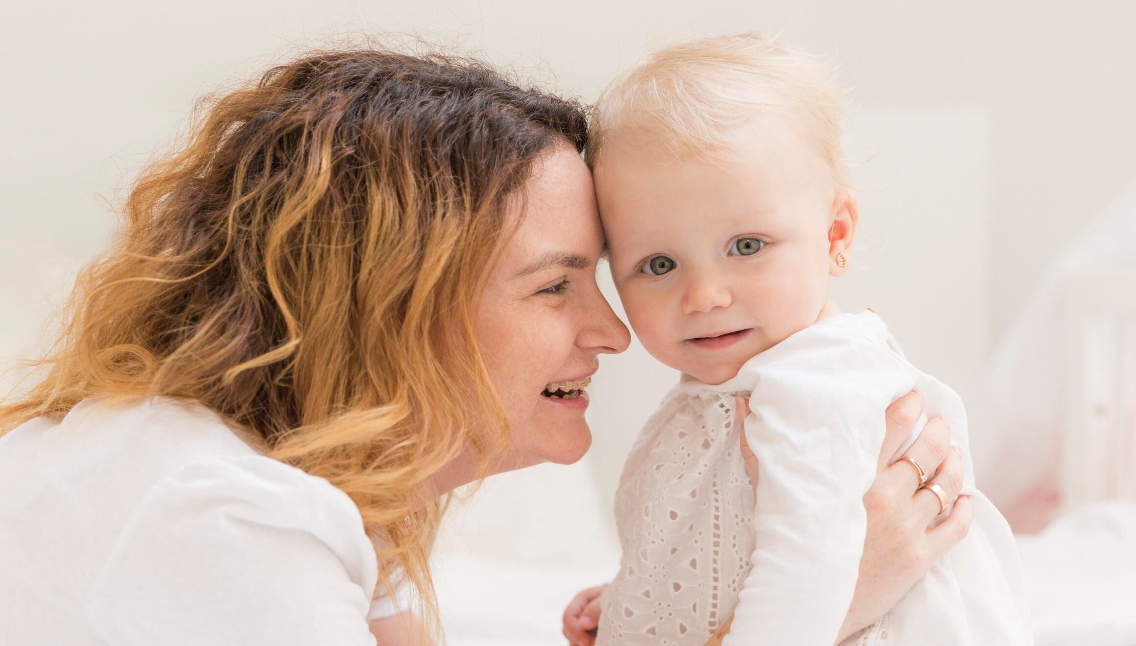 Los bebés recién nacidos son elegibles para que sus padres soliciten el Crédito Tributario por Hijos (Foto: Freepik)