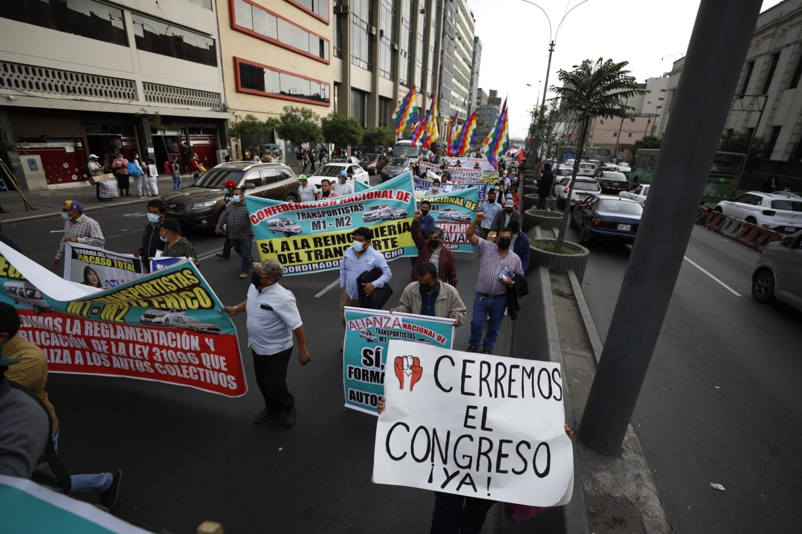 Manifestantes esperan llegar hasta el Congreso de la República. MML recuerda que Centro Histórico es zona intanglible. (Foto referencial: Cesar Bueno / @photo.gec)