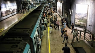 El Metro de Santiago de Chile cruza una capital segregada y hoy está herido de rabia