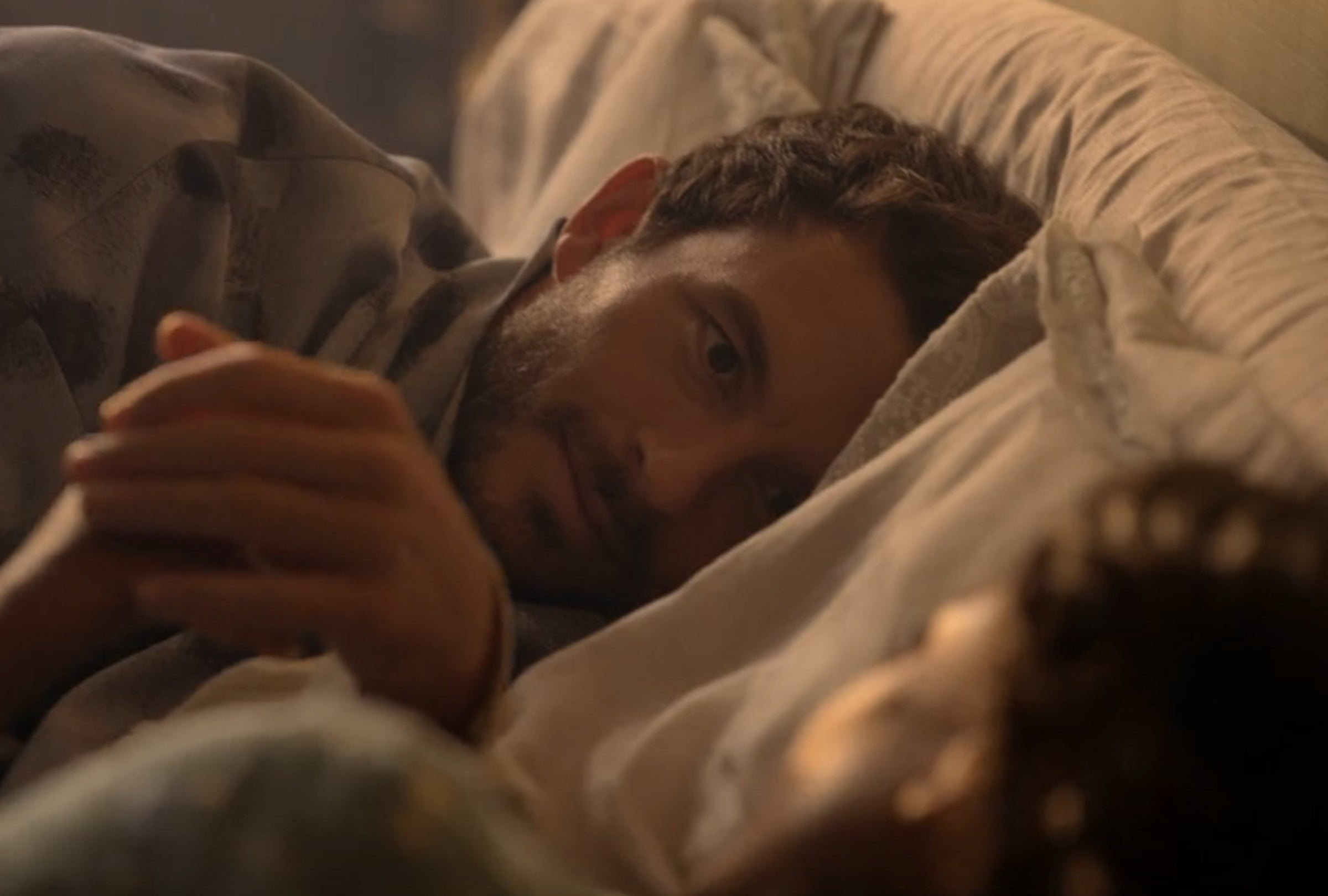 Anthony (Jonathan Bailey) y Kate (Simone Ashley) se muestran muy enamorados en la segunda parte de la cuarta temporada de "Bridgerton" (Foto: Netflix)