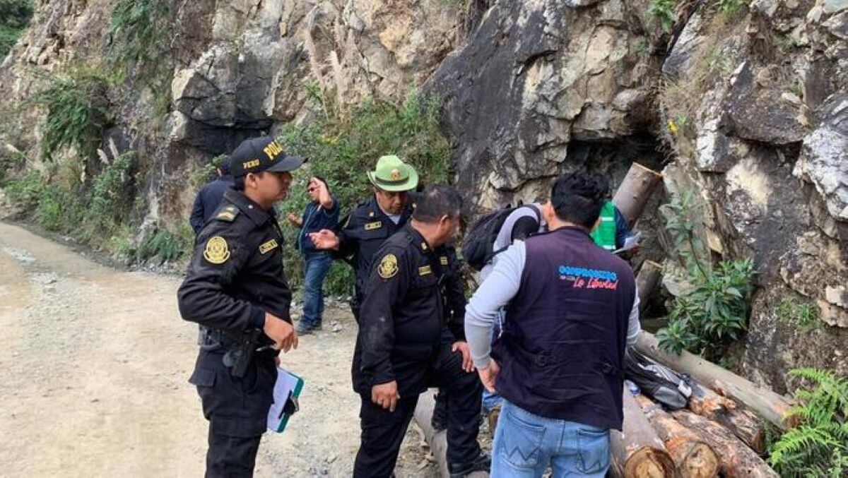 El Comando Unificado, integrado por efectivos de las Fuerzas Armadas y la PNP, dio un fuerte golpe a los mineros ilegales. Foto: PCM.