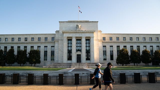 Mercado de bonos espera atento mientras Fed revela expectativas de tasas para 2025