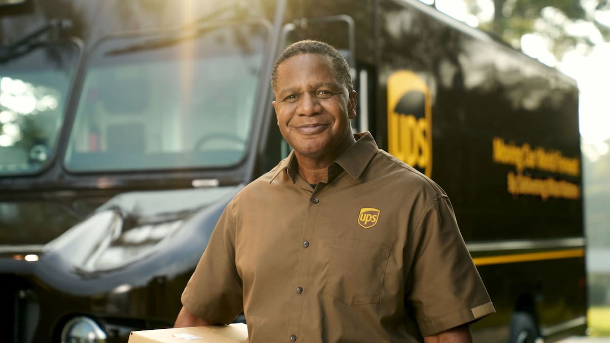 UPS abre miles de vacantes por temporada navideña en EE.UU.: cómo aplicar y qué servicios estrenará
