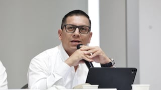 Ministro de Trabajo renunció tras ser cuestionado por presentar certificado laboral falso