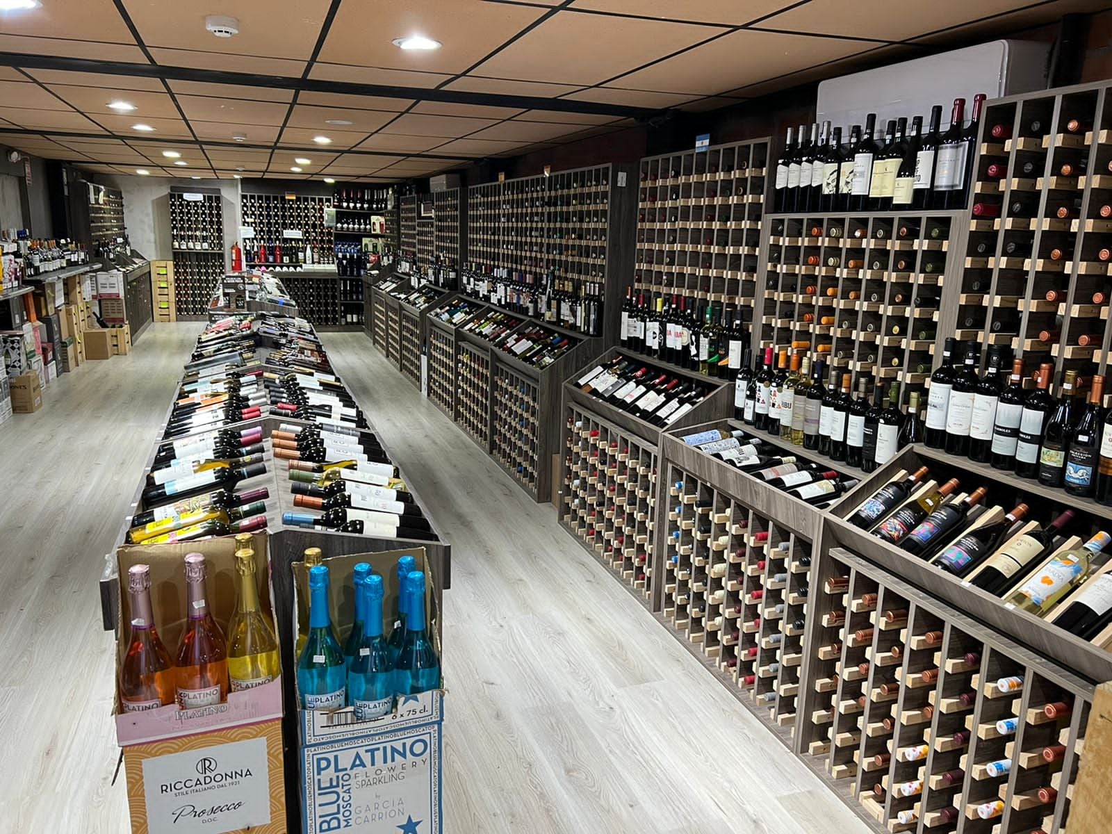 Una de las clave de crecimiento de la marca ha sido la suma de etiquetas de diferentes partes del mundo.