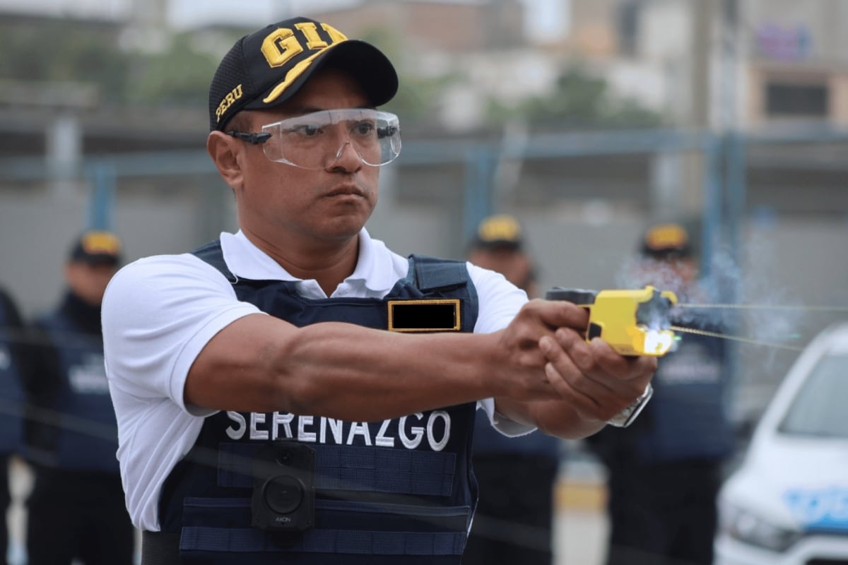 Serenos podrían usar armas de electrochoque para enfrentar la delincuencia. Foto: difusión.
