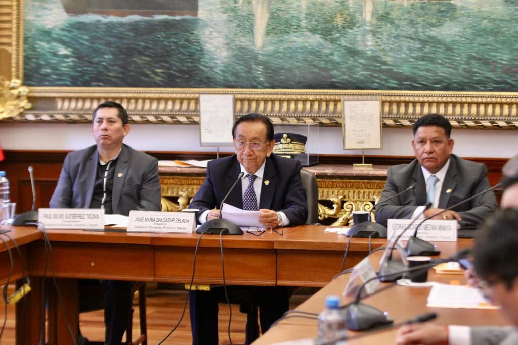 La sesión de la comisión de Educación Juventud y Deporte es presidida por el congresista José María Balcazar, (Congreso de la República/JReátegui).