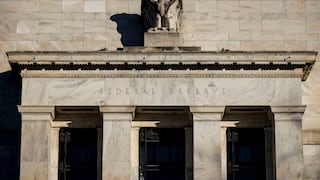 Sólido dato de empleo complica camino de la Fed hacia recortes de tasas