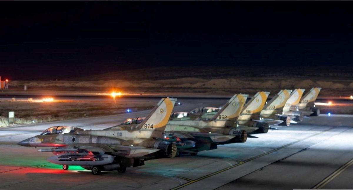 La Televisión estatal IRIB anunció el derribo de los aviones de combate israelíes y la captura de un piloto. Foto: EFE.