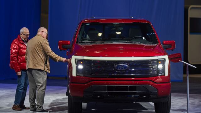 Ford recorta pedidos de baterías por pérdidas en sus modelos eléctricos