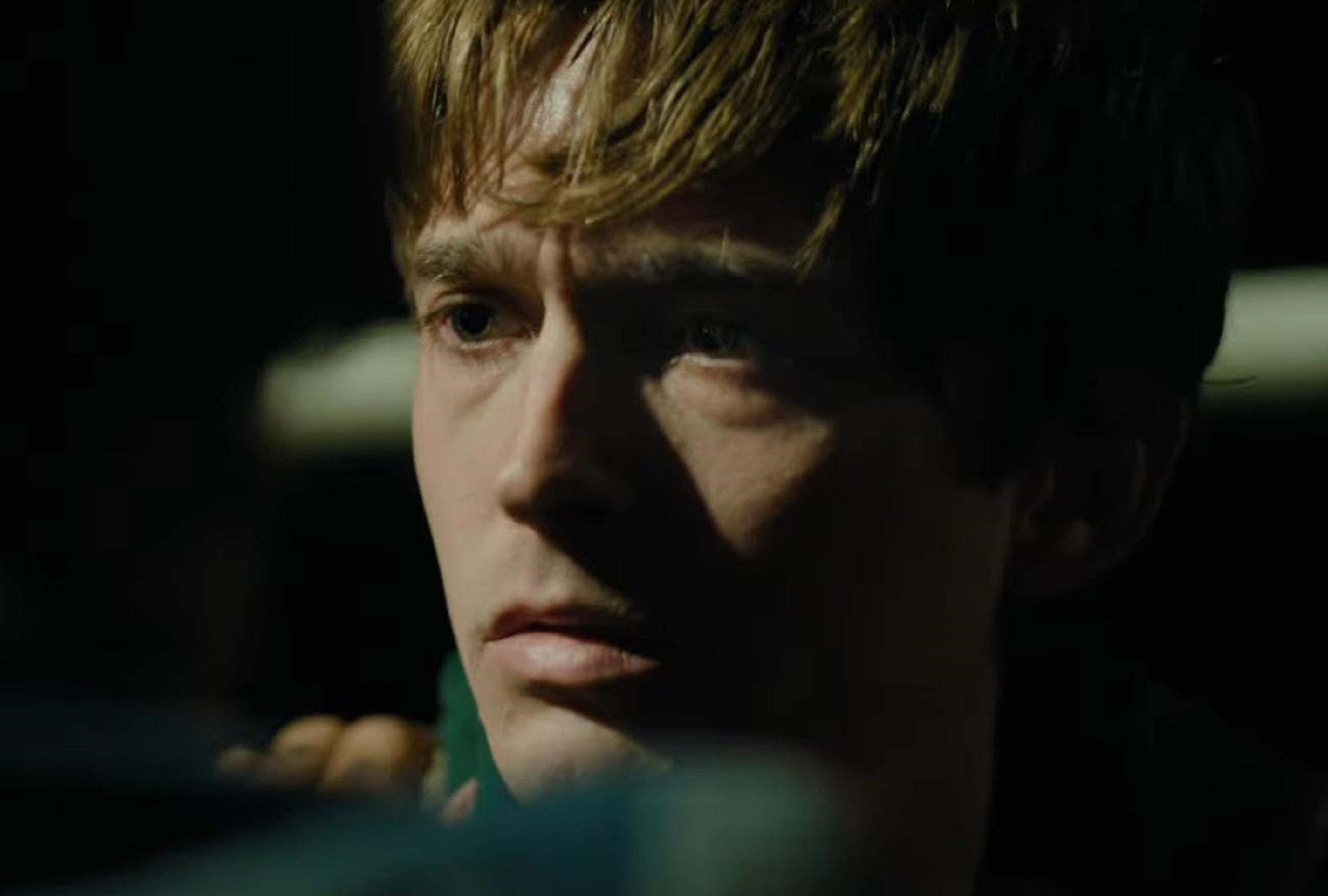 Austin Abrams se encarga de darle vida a Jay Gardiner en el thriller de supervivencia "Whalefall". Aunque la crítica destaca su actuación, la película no covence del todo (Foto: 20th Century Studios)