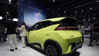 Anuncio de BYD causa desplome de fabricantes de vehículos eléctricos chinos
