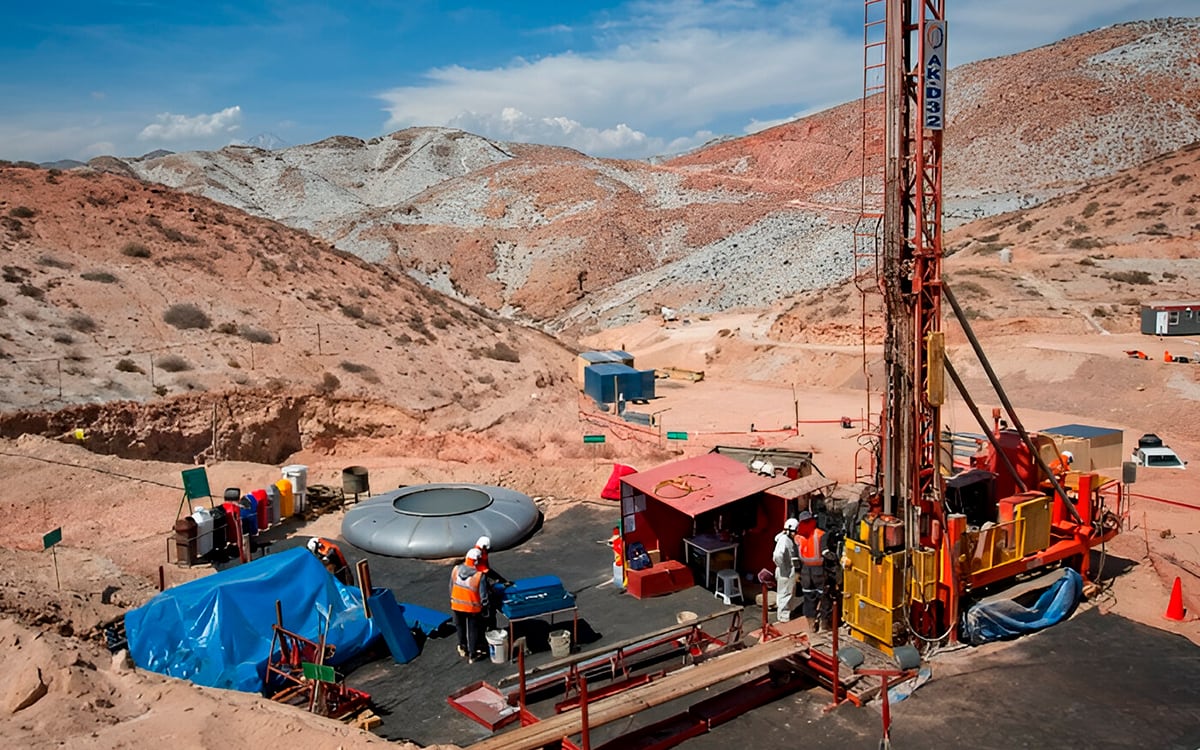 Curibaya, con una extensión de 17,000 hectáreas, se ubica en un área geológicamente prometedora para metales como plata, oro y cobre. (Minería Hoy)