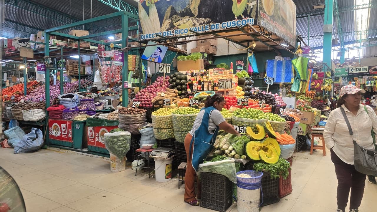 Precios de alimentos en el mercado Nueva Esperanza de Arequipa. (Foto: Yunsu Pariapaza/@photo.gec)