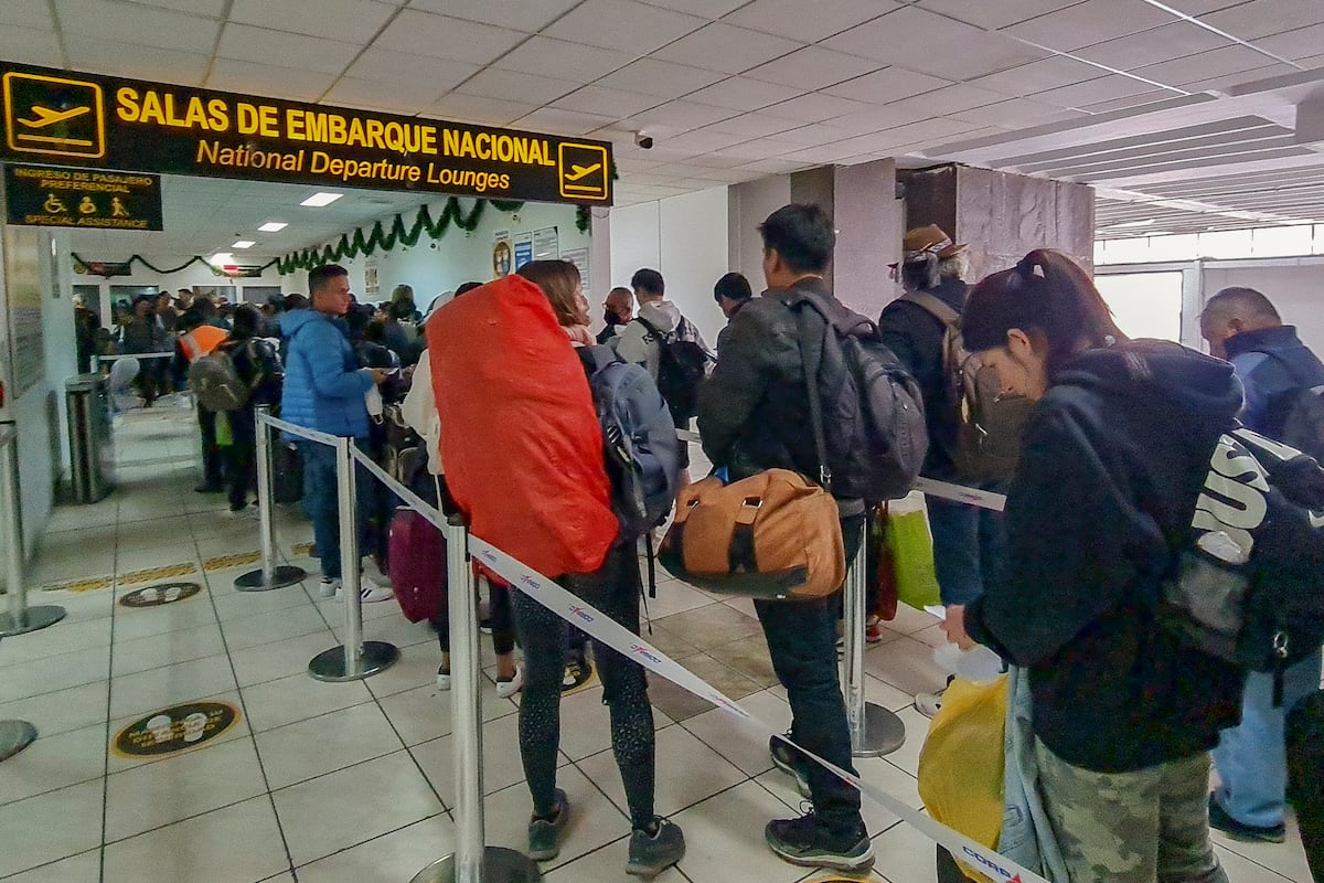 Usuarios afectados por retrasos de vuelos en aeropuerto del Cusco ante obras de mantenimiento en pista de aterrizaje. Foto: archivo GEC