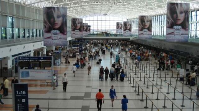 Autoridades desalojan terminal de aeropuerto JFK de Nueva York por paquete sospechoso