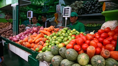 Las paralizaciones en zonas mineras han provocado la elevanción de los precios en los mercados, especialmente en Lima. | Foto: Andina