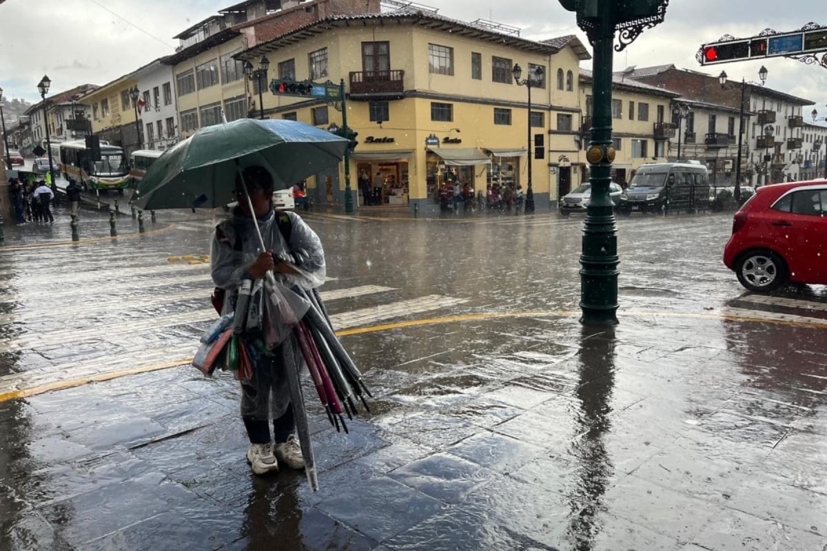 Para el comercio y los servicios, el clima también es una oportunidad: ferreterías, materiales impermeabilizantes, bombas de achique, techumbres y accesorios de drenaje tienen su pico lógico entre septiembre y octubre.(Foto: Andina)