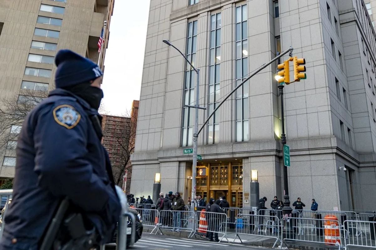 Nicolás Maduro llega bajo fuerte resguardo policial al tribunal federal del Distrito Sur de Nueva York. Foto: EFE/ Angel Colmenares.